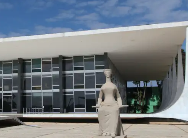 “O Supremo Tribunal Federal vai continuar sangrando”, afirma Henrique Tibúrcio após sessão sobre Moraes